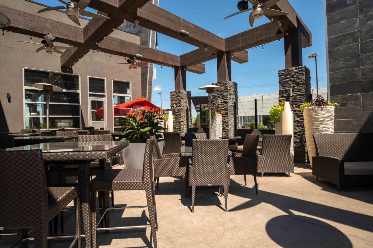 Sandman Hotel & Suites Winnipeg Airport Bagian luar foto
