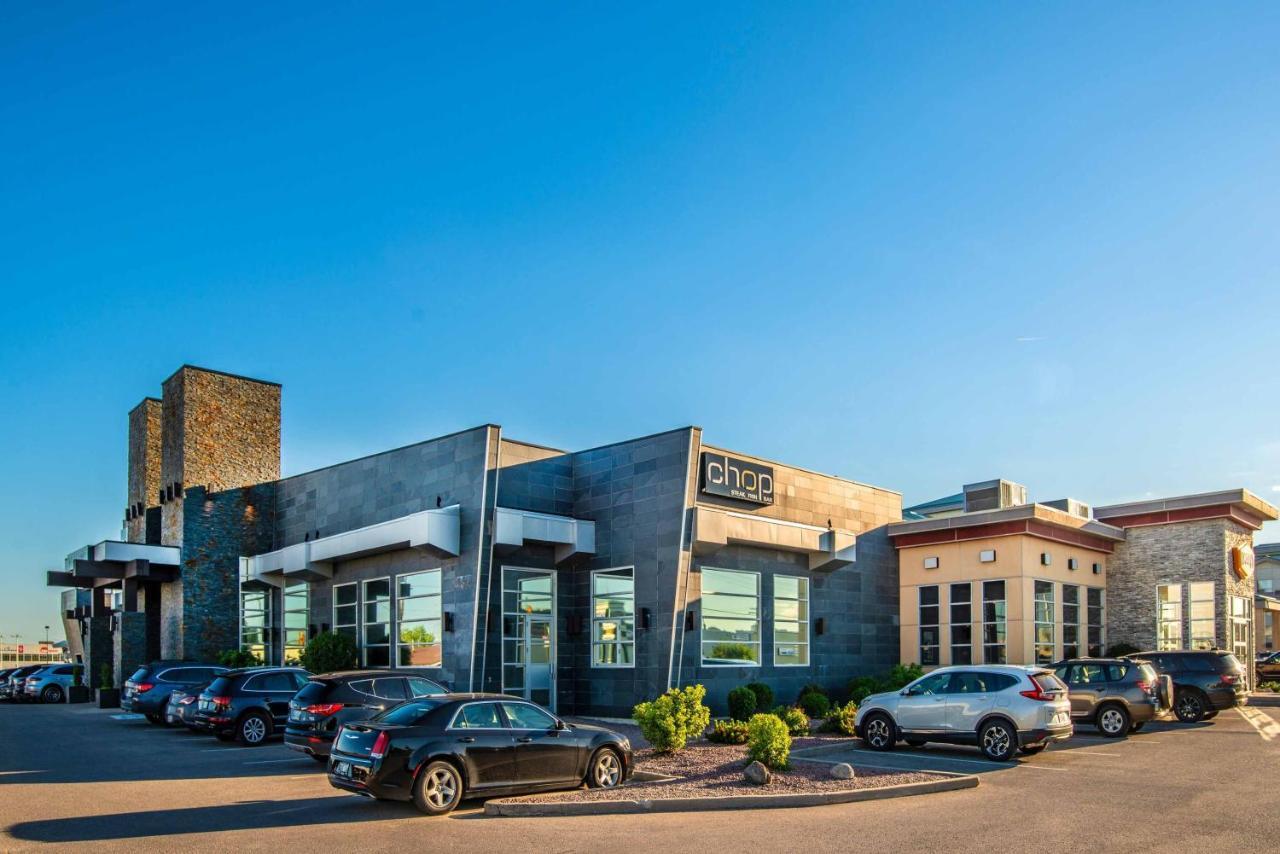 Sandman Hotel & Suites Winnipeg Airport Bagian luar foto