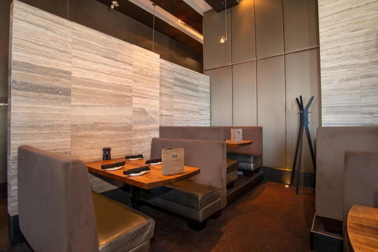 Sandman Hotel & Suites Winnipeg Airport Bagian luar foto