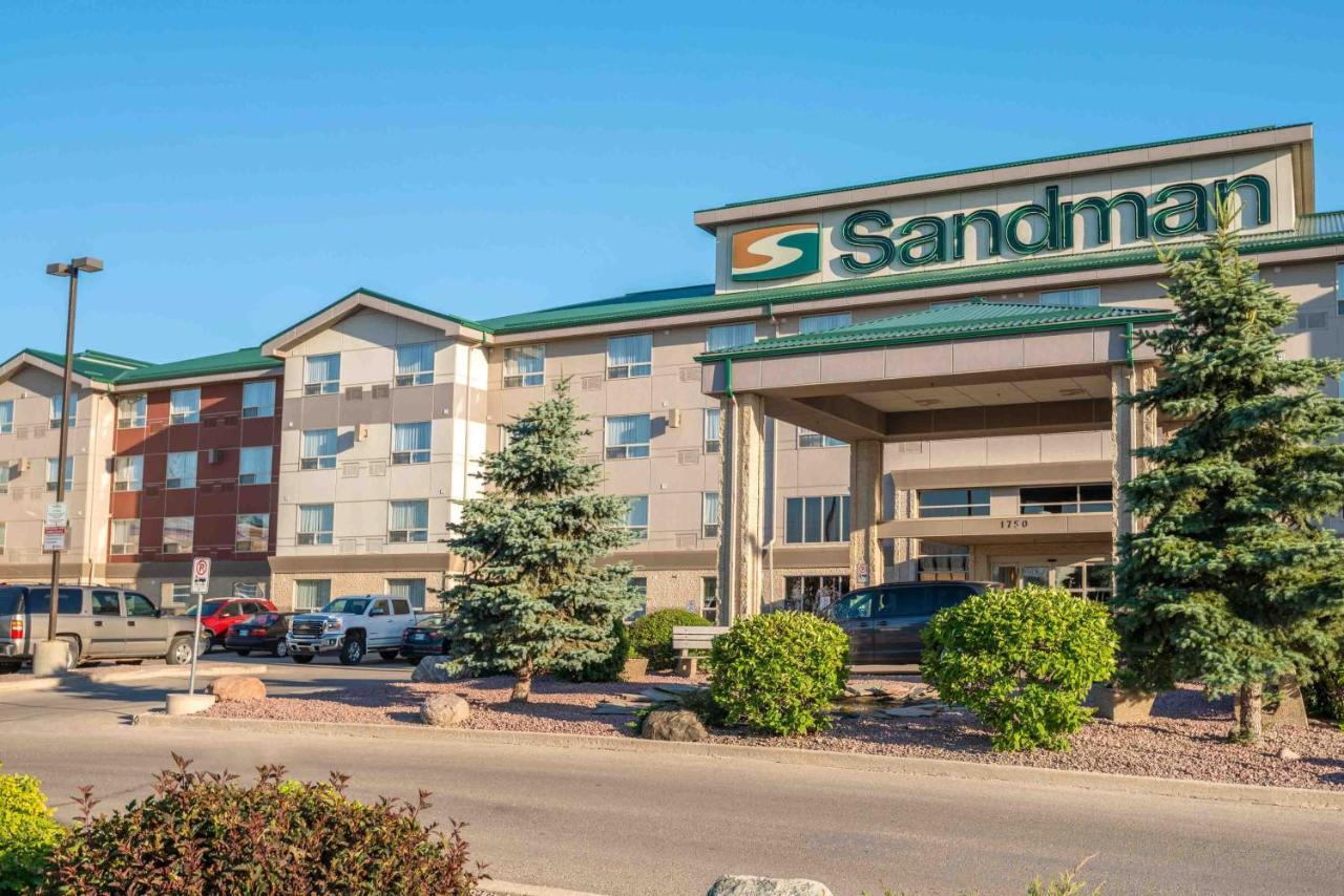 Sandman Hotel & Suites Winnipeg Airport Bagian luar foto
