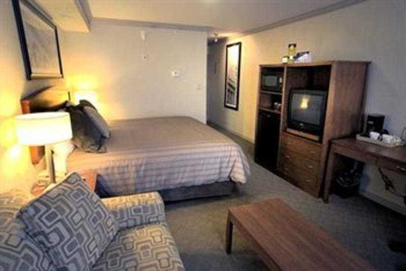 Sandman Hotel & Suites Winnipeg Airport Bagian luar foto