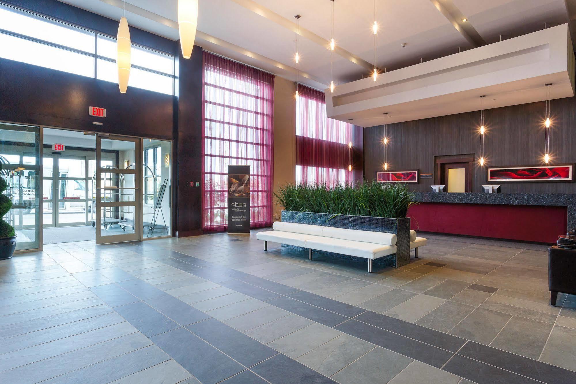 Sandman Hotel & Suites Winnipeg Airport Bagian luar foto